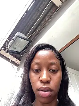 SexyPetitex25 online show from 04/22/26, 12:39