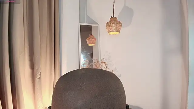 Nicolletease online show from 12/04/25, 12:25