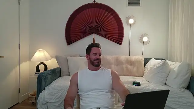 Snapshot of rickycreme chatting on 09/26/25, 12:58 rickycreme online show from 09/26/25, 12:58