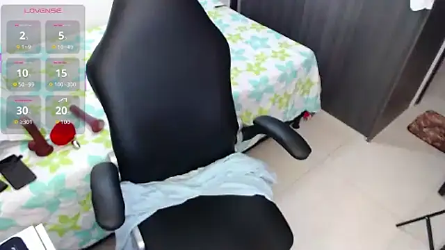 Snapshot of aynarakiss chatting on 10/01/25, 03:07 aynarakiss online show from 10/01/25, 03:07