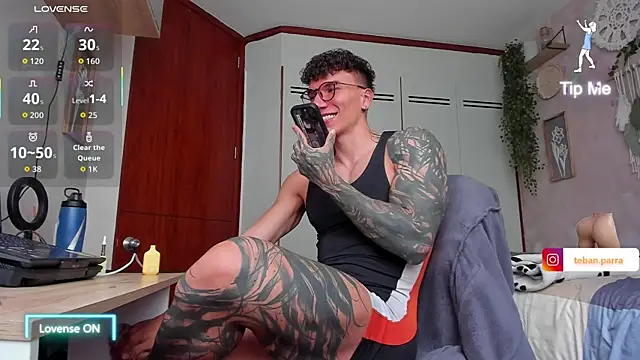 estebandi do online show from 10/08/25, 07:11