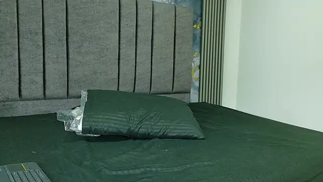 AngelineJolie online show from 09/30/25, 07:08