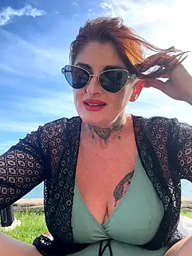 Snapshot of IrishmilfAnna chatting on 09/24/25, 02:53 IrishmilfAnna online show from 09/24/25, 02:53