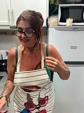 Snapshot of IrishmilfAnna chatting on 09/25/25, 08:34 IrishmilfAnna online show from 09/25/25, 08:34