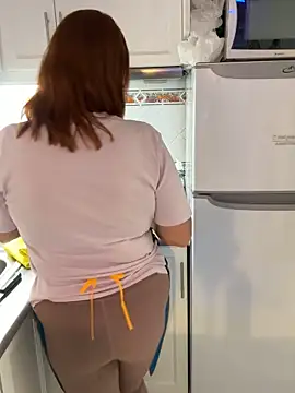 Snapshot of IrishmilfAnna chatting on 10/08/25, 03:42 IrishmilfAnna online show from 10/08/25, 03:42