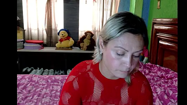 Snapshot of _Charlize_theron_ chatting on 04/21/26, 08:23 Charlize theron online show from 04/21/26, 08:23