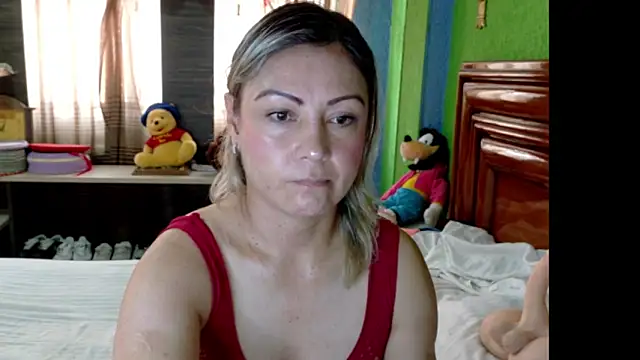 Snapshot of _Charlize_theron_ chatting on 05/01/26, 04:44 Charlize theron online show from 05/01/26, 04:44
