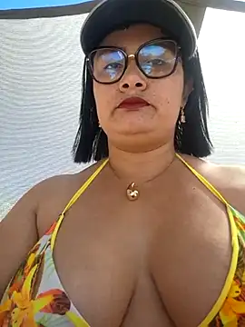 Snapshot of Milagros-hot chatting on 10/19/25, 07:47 Milagros-hot online show from 10/19/25, 07:47