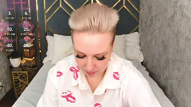 AlexandraGreen online show from 11/27/25, 09:06