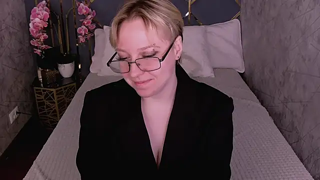 AlexandraGreen online show from 04/16/26, 09:26