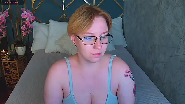 AlexandraGreen online show from 05/31/26, 06:09