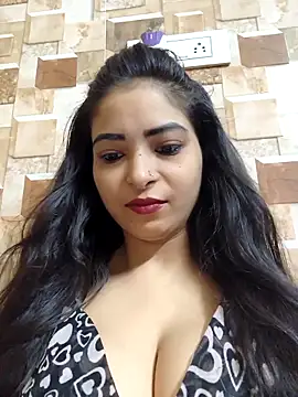 Snapshot of QUEEN-ADITI chatting on 09/24/25, 02:42 QUEEN-ADITI online show from 09/24/25, 02:42