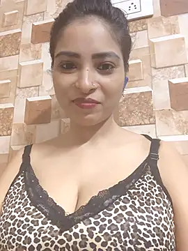 Snapshot of QUEEN-ADITI chatting on 10/02/25, 03:30 QUEEN-ADITI online show from 10/02/25, 03:30