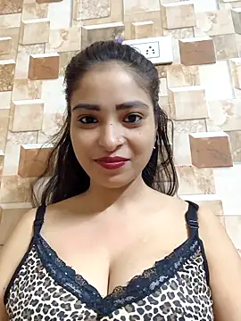 Snapshot of QUEEN-ADITI chatting on 10/08/25, 02:47 QUEEN-ADITI online show from 10/08/25, 02:47