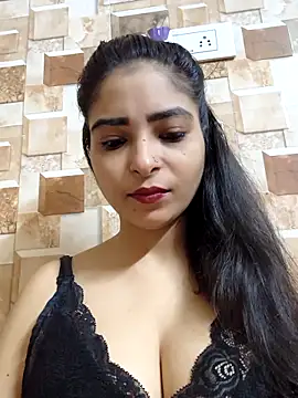 Snapshot of QUEEN-ADITI chatting on 10/09/25, 02:04 QUEEN-ADITI online show from 10/09/25, 02:04