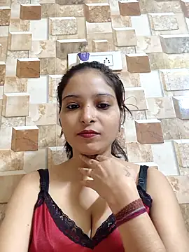 QUEEN-ADITI online show from 12/04/25, 03:54