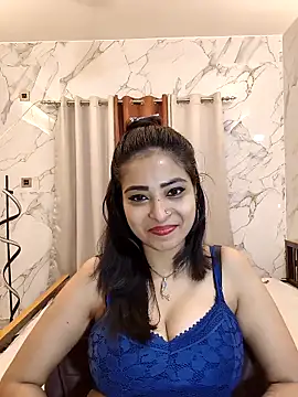 QUEEN-ADITI online show from 03/08/26, 06:23