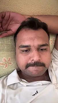 Snapshot of hahaha1319 chatting on 11/25/25, 06:02 hahaha1319 online show from 11/25/25, 06:02