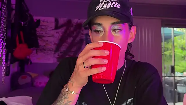 xoFrankie online show from 10/07/25, 01:03