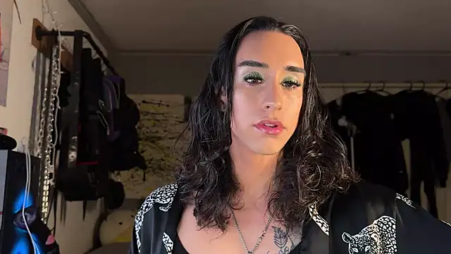 xoFrankie online show from 12/01/25, 04:28