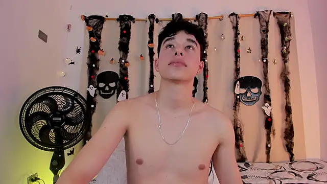 mrhot night online show from 10/22/25, 11:37