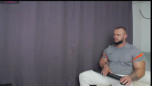 Snapshot of RickyMiami1 chatting on 09/28/25, 06:46 RickyMiami1 online show from 09/28/25, 06:46