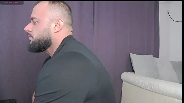 Snapshot of RickyMiami1 chatting on 10/05/25, 01:31 RickyMiami1 online show from 10/05/25, 01:31