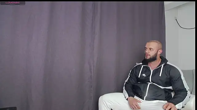 Snapshot of RickyMiami1 chatting on 10/28/25, 06:10 RickyMiami1 online show from 10/28/25, 06:10