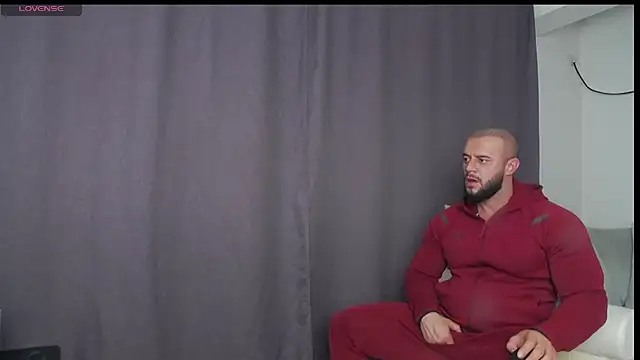 Snapshot of RickyMiami1 chatting on 11/01/25, 05:37 RickyMiami1 online show from 11/01/25, 05:37