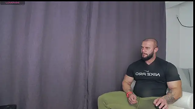 Snapshot of RickyMiami1 chatting on 11/06/25, 06:53 RickyMiami1 online show from 11/06/25, 06:53