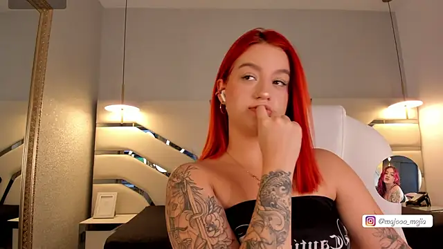 Julieth Rojas online show from 09/12/25, 04:12