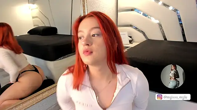 Julieth Rojas online show from 10/03/25, 04:09