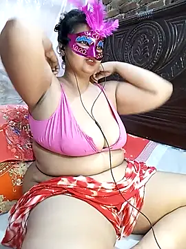 Snapshot of Tanisha-Chy chatting on 10/01/25, 05:52 Tanisha-Chy online show from 10/01/25, 05:52