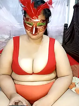 Snapshot of Tanisha-Chy chatting on 10/17/25, 04:42 Tanisha-Chy online show from 10/17/25, 04:42