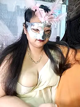 Snapshot of Tanisha-Chy chatting on 11/18/25, 06:01 Tanisha-Chy online show from 11/18/25, 06:01