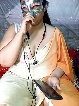 Snapshot of Tanisha-Chy chatting on 11/24/25, 05:45 Tanisha-Chy online show from 11/24/25, 05:45