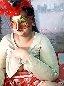 Snapshot of Tanisha-Chy chatting on 12/15/25, 05:28 Tanisha-Chy online show from 12/15/25, 05:28