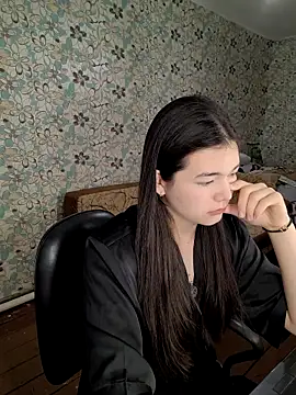 Snapshot of Albi_Glow chatting on 09/23/25, 02:47 Albi Glow online show from 09/23/25, 02:47