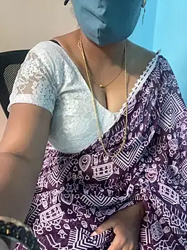 Snapshot of monal_95 chatting on 02/18/26, 11:11 monal 95 online show from 02/18/26, 11:11