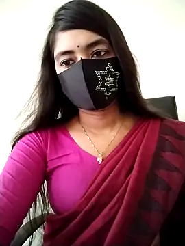 Puja-Rane online show from 10/19/25, 02:56