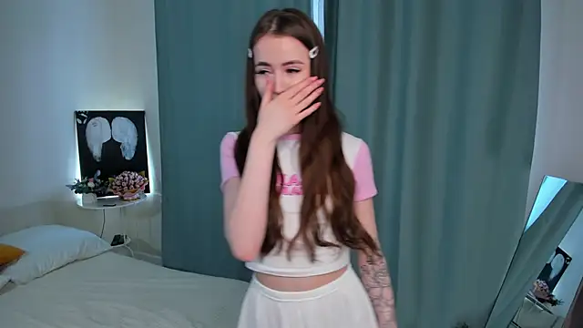 Snapshot of Chloeee4200 chatting on 03/04/26, 01:06 Chloeee4200 online show from 03/04/26, 01:06