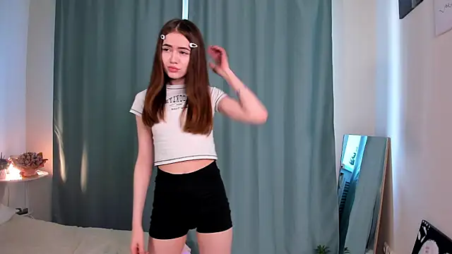 Chloeee4200 online show from 05/02/26, 01:05