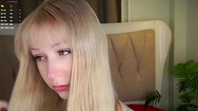 Snapshot of MarciDarugar chatting on 12/01/25, 03:06 MarciDarugar online show from 12/01/25, 03:06