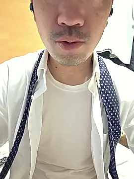 Snapshot of erosuke9 chatting on 04/27/26, 09:13 erosuke9 online show from 04/27/26, 09:13