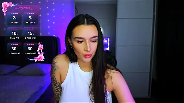 Veronica Larsson online show from 12/03/25, 09:02