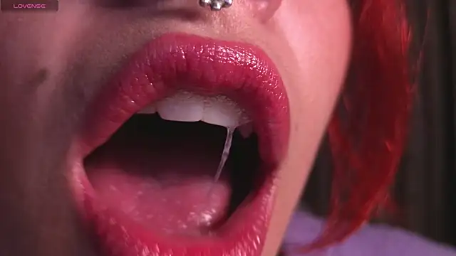 bri von dhara   online show from 12/05/25, 03:37