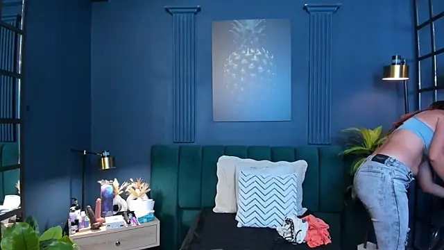 Snapshot of aliceandsia chatting on 12/19/25, 03:19 aliceandsia online show from 12/19/25, 03:19