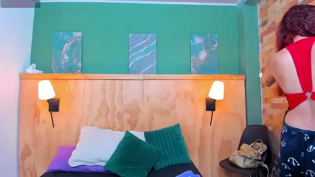 Snapshot of aliceandsia chatting on 01/11/26, 12:43 aliceandsia online show from 01/11/26, 12:43