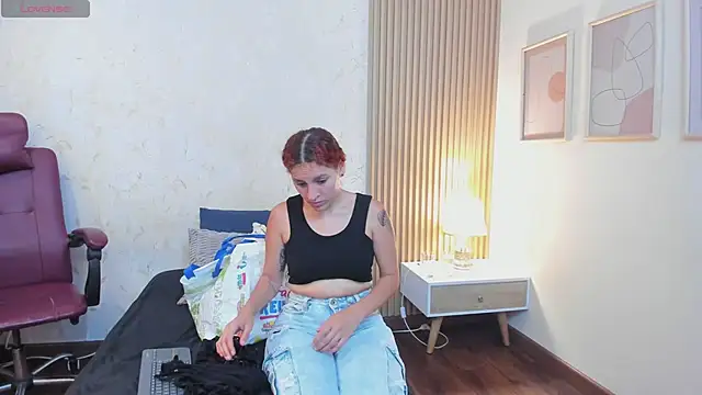 Snapshot of aliceandsia chatting on 02/11/26, 07:19 aliceandsia online show from 02/11/26, 07:19