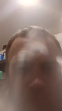 Snapshot of Hurri21 chatting on 11/27/25, 05:42 Hurri21 online show from 11/27/25, 05:42